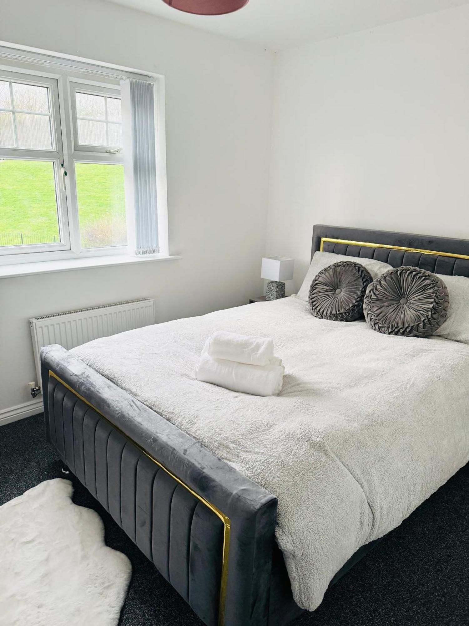 Harmony House 3 Bedroom New Build For Families, Contractors, Black Country Museum Sleeps 6 Tipton Eksteriør bilde