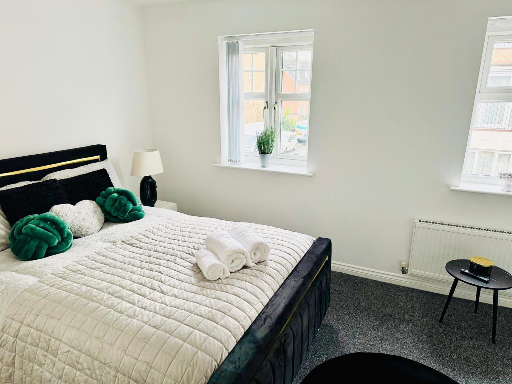 Harmony House 3 Bedroom New Build For Families, Contractors, Black Country Museum Sleeps 6 Tipton Eksteriør bilde